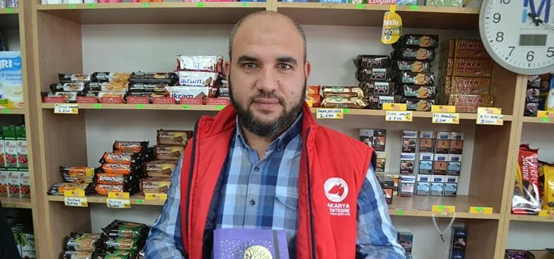 Hayırsever, veresiye defterini satın alıp borçluları sevindirdi