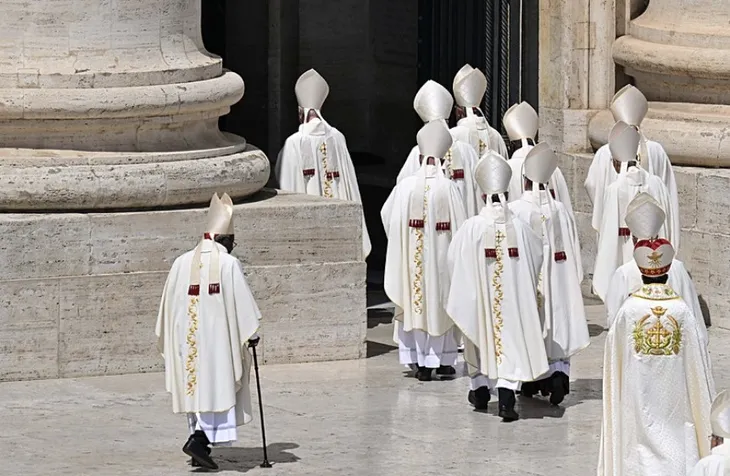 Papa gitti, koltuk savaşı kızıştı! Papalık yarışında ayak oyunları: Lobicilik hız kazandı