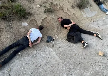 Eskişehir'de hareketli saatler: Polisten kaçan şüpheliler suç makinesi çıktı!