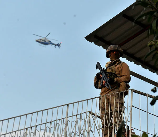 Adana'da helikopter destekli 'çete' operasyonu: 30 gözaltı - 4
