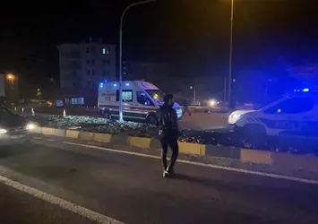 Uygulama yapan polise araç çarptı