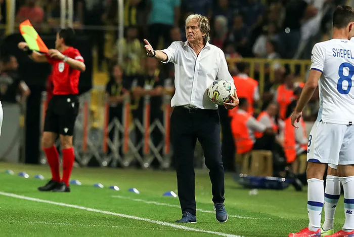 fenerbahce-teknik-direktoru-jorge-jesustan-dinamo-kiev-maci-yorumu-tecrube-eksikligi-1658955838003.jpg Fenerbahçe Teknik Direktörü Jorge Jesus'tan Dinamo Kiev maçı yorumu: Tecrübe eksikliği - 3