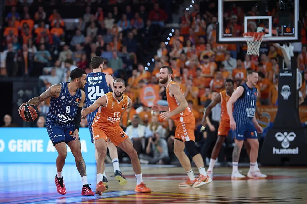 euroleaguede-yeni-sayfa-iste-bu-sezon-devreye-girecek-yeni-kurallar-1789480715083.jpg EuroLeague'de 2026-27 sezonu öncesi yeni kurallar açıklandı: Teknik faul ve sportmenlik dışı faullerde değişiklik yapıldı - 3