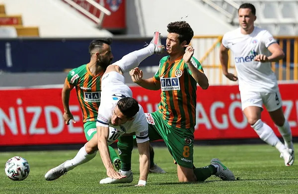 Alanyasporlu futbolcu Salih Uçan'dan üzücü haber - 4