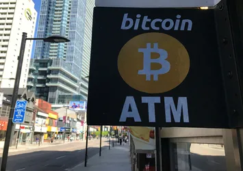 Bitcoin yüzde 30'un üzerinde düştü