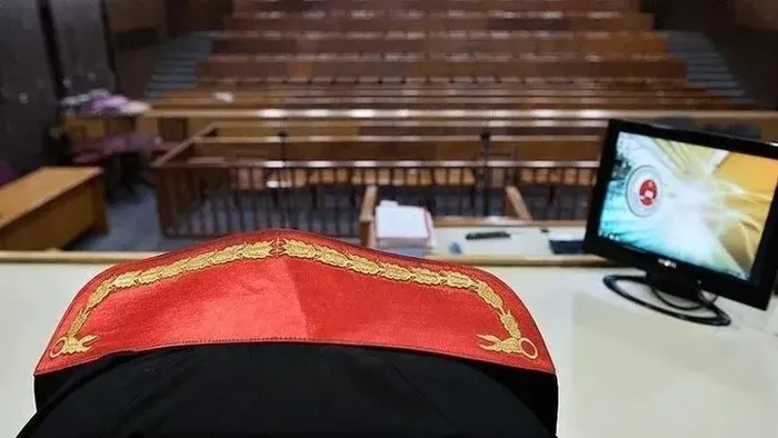 Kadın hakim hakkında soruşturma başlatıldı! Yasak aşk, uyuşturucu partisi, rüşvet.... | Pes dedirten detaylar - 4
