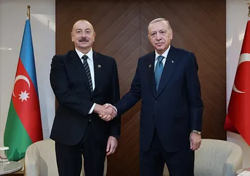 Başkan Erdoğan Kırgızistan'da Aliyev ile görüştü