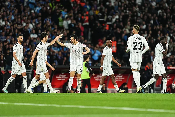 ziraat-turkiye-kupasi-finalinde-5-gollu-duello-zafer-besiktasin-iste-heyecan-dolu-macin-gol-anlari-1716494865916.jpg Ziraat Türkiye Kupası finalinde 5 gollü düello! Zafer Beşiktaş'ın | İşte heyecan dolu maçın gol anları... | Başkan Erdoğan'dan tebrik mesajı - 4