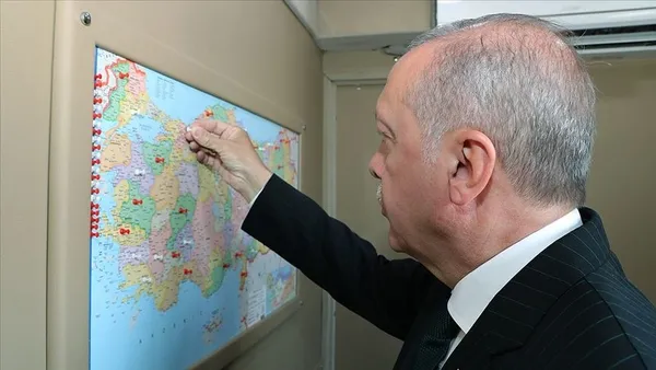 Sabah Gazetesi Yazarı Okan Müderrisoğlu kaleme aldı: Erdoğan siyaset okulu | Yerel seçimler için 81 il tam saha seferberlik…