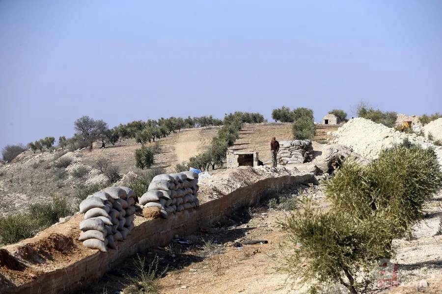 Afrin'de teröristlerin gizlendiği labirent tüneller bulundu 6