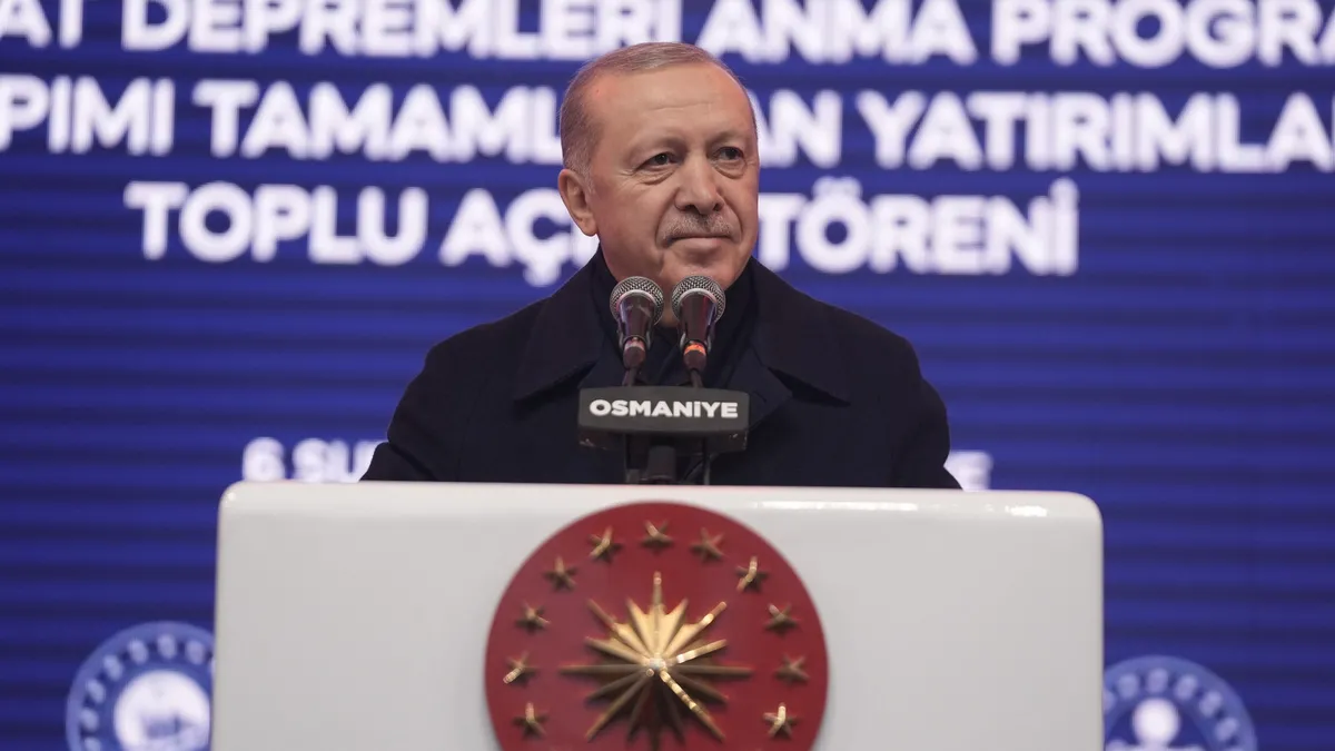 Başkan Erdoğan'dan 6 Şubat Depremleri Anma Programı'nda Özgür Özel'e tepki: Hizmet edene engel olma