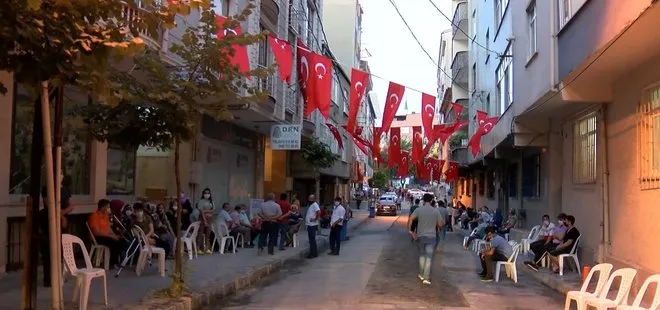 Bağcılar’da şehit olan polisin sokağına Türk Bayrağı asıldı