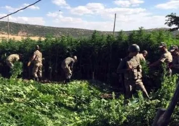 Diyarbakır'da 10 bin askerle dev operasyon