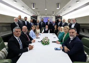 Başkan Erdoğan ABD dönüşü uçakta konuştu! Esad ile olumlu süreç: Fidan'a talimat verdim yol haritası belirleniyor | ABD'ye PKK-FETÖ uyarısı: Emin olun size zarar verir!