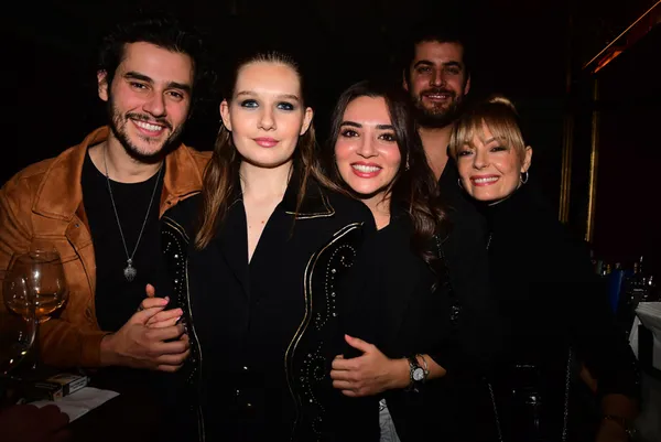 1613452744244.jpg Ünlü oyuncu Özge Özder'i taciz eden kişi yakalandı! - 1