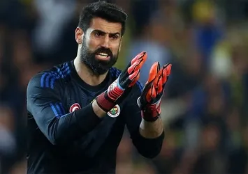 Fenerbahçe'de kale için iki aday!