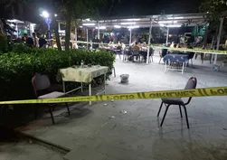 Manisa'da çay bahçesinde kanlı husumet dehşeti! Ateş açtığı hasmı kaçtı, masum müşteriyi vurdu