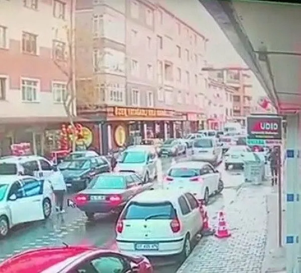 1680634174703.jpeg Konya'da sokak ortasında cinayet! Çocuğunun gözü önünde katletti - 4
