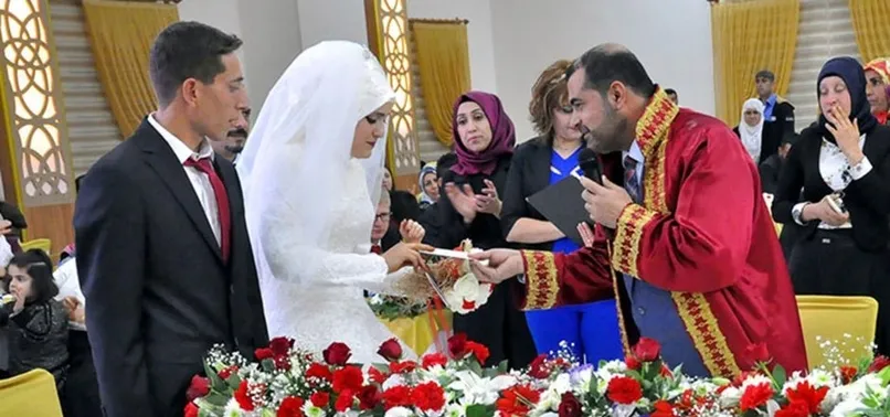 İlk kez bir müftü resmi nikah kıydı