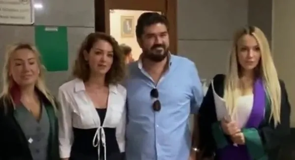 son-dakika-nagehan-alci-ve-rasim-ozan-kutahyali-15-dakikada-bosandi-1696340188278.jpg Son dakika: Nagehan Alçı ve Rasim Ozan Kütahyalı 15 dakikada boşandı - 2