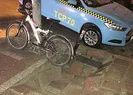 Çöken yola düşen taksi kamerada!