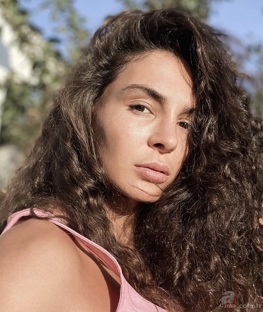 Bir Zamanlar Çukurova’nın Betül’ü İlayda Çevik güzelliğiyle hayran bıraktı! Fotoğrafına beğeni yağdı 7