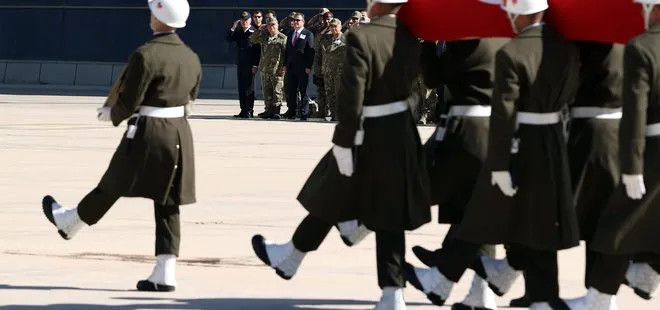 Türkiye şehitlerine ağlıyor! 5 kahraman Mehmetçik son yolculuklarına uğurlanıyor