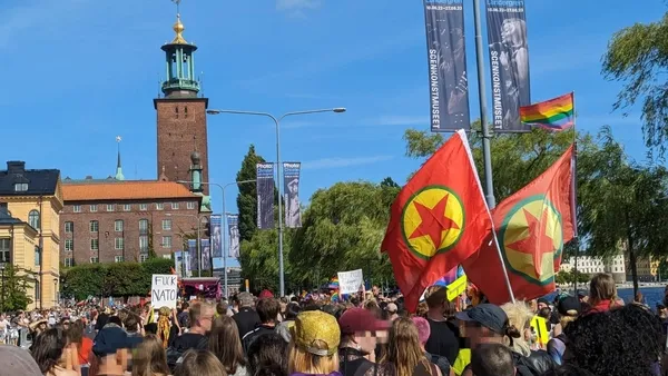 1691250426887.jpg İsveç hadsizlikte tam gaz! Terör sevicileri sahnede! Başkan Erdoğan yeniden hedef alındı | Türkiye'den peş peşe tepkiler... - 3
