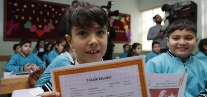 Okullar ne zaman, ayın kaçında kapanacak?1. Dönem karneler ne zaman alınacak 2023?