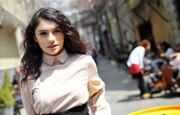 Hazar Ergüçlü kimdir?