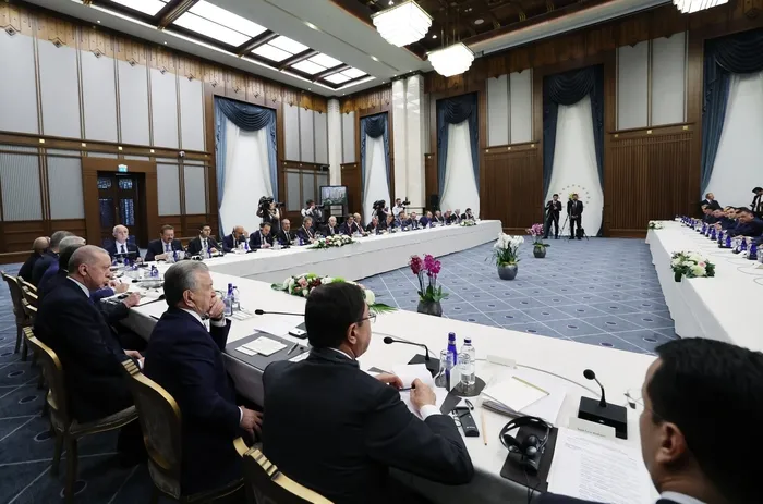 1717700095851.jpg Başkan Erdoğan Türkiye-Özbekistan İş Forumu'nda konuştu: Gidecek çok yolumuz var - 1