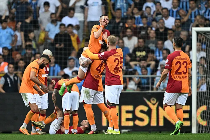 adanada-kiran-kirana-gecen-macin-galibi-galatasaray-1714159522086.jpg Adana'da kıran kırana geçen maçın galibi Galatasaray! - 4