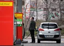 Almanlar ucuz yakıt kuyruğunda! Bir bidon benzin için...