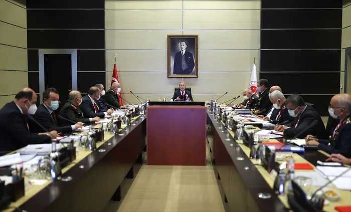 Son dakika: Suriye'ye operasyon olacak mı? Milli Savunma Bakanı Akar: Gereken ne varsa zamanı gelince yapılacak - 4