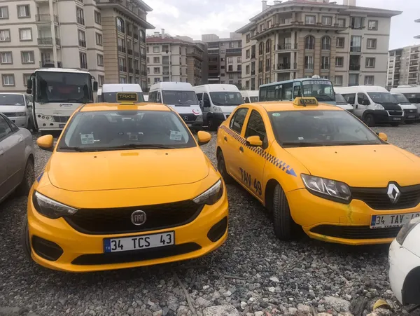1619941281297.jpg İstanbul Esenyurt'ta yol kavgası! Muşta ile saldırdı - 3
