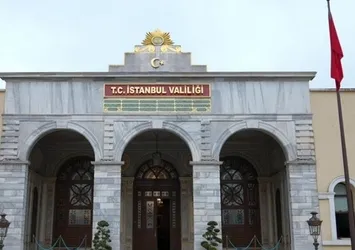 Polislerin alkollü kişiye müdahalesine İstanbul Valiliğinden açıklama!