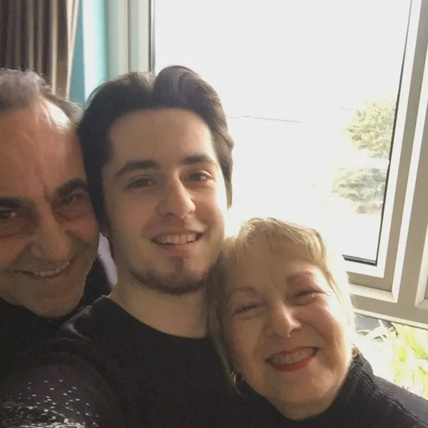 Özkan Uğur’un oğlu Alişan Uğur duygulandırdı: Öldüğüne hala inanamıyorum