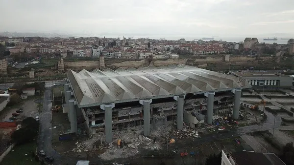 chp-milli-basarilara-da-karsi-spor-kompleksinin-yapimini-durdurdular-1656788655608.jpg CHP milli başarılara da karşı: Spor kompleksinin yapımını durdurdular - 3