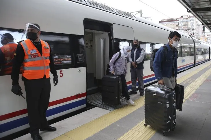 İki ayın ardından seferler başladı! Ankara’dan yola çıkan ilk tren İstanbul’a ulaştı