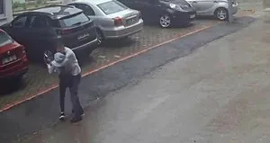 Sokak ortasında sapık dehşeti! Çığlık atarak kurtuldu