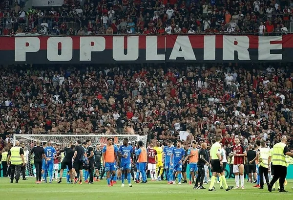 cengiz-underli-marsilyaya-sok-nice-macinda-saldiriya-ugradilar-1629672688884.jpg Cengiz Ünderli Marsilya'ya şok! Nice maçında saldırıya uğradılar - 1