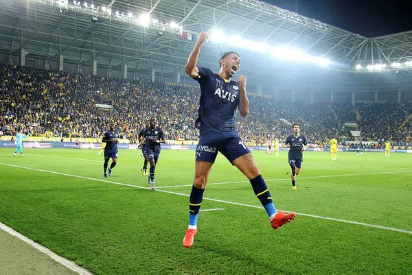 mke-ankaragucu-fenerbahce-canli-anlatim-macin-ilk-11leri-1666032689747.jpg MKE Ankaragücü – Fenerbahçe: 0-3 (MAÇ SONUCU ÖZET) - 3