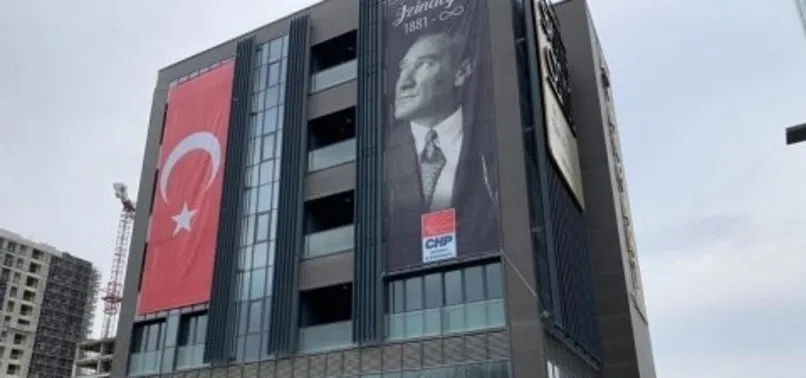 Son dakika: Canan Kaftancıoğlu ve CHP'liler binanın mührünü kırarak içeri girdi!