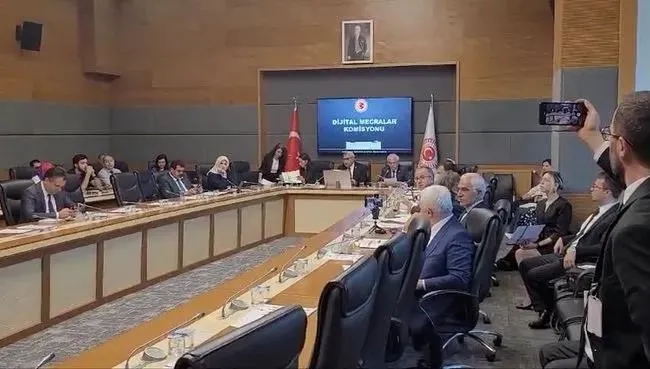 dijital-telif-komisyonundan-googlea-carpici-sorular-kacak-oynamayin-uyarisi-siz-neye-razisiniz-1719310922982.jpeg Dijital Telif Komisyonu'ndan Google'a çarpıcı sorular! "Kaçak oynamayın" uyarısı: Siz neye razısınız? - 1