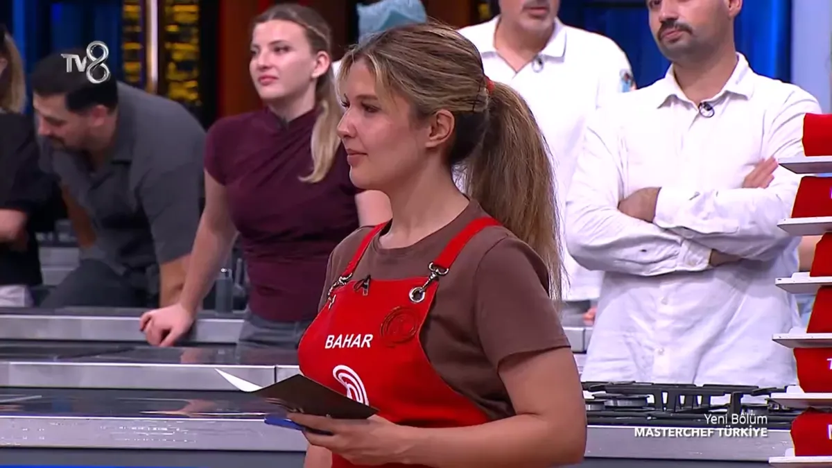 Bahar, Armağan tarafından kırmızı takım kaptanı seçildi.