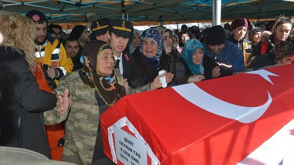Şehit Uzman Onbaşı Taş son yolculuğuna uğurlandı - 1