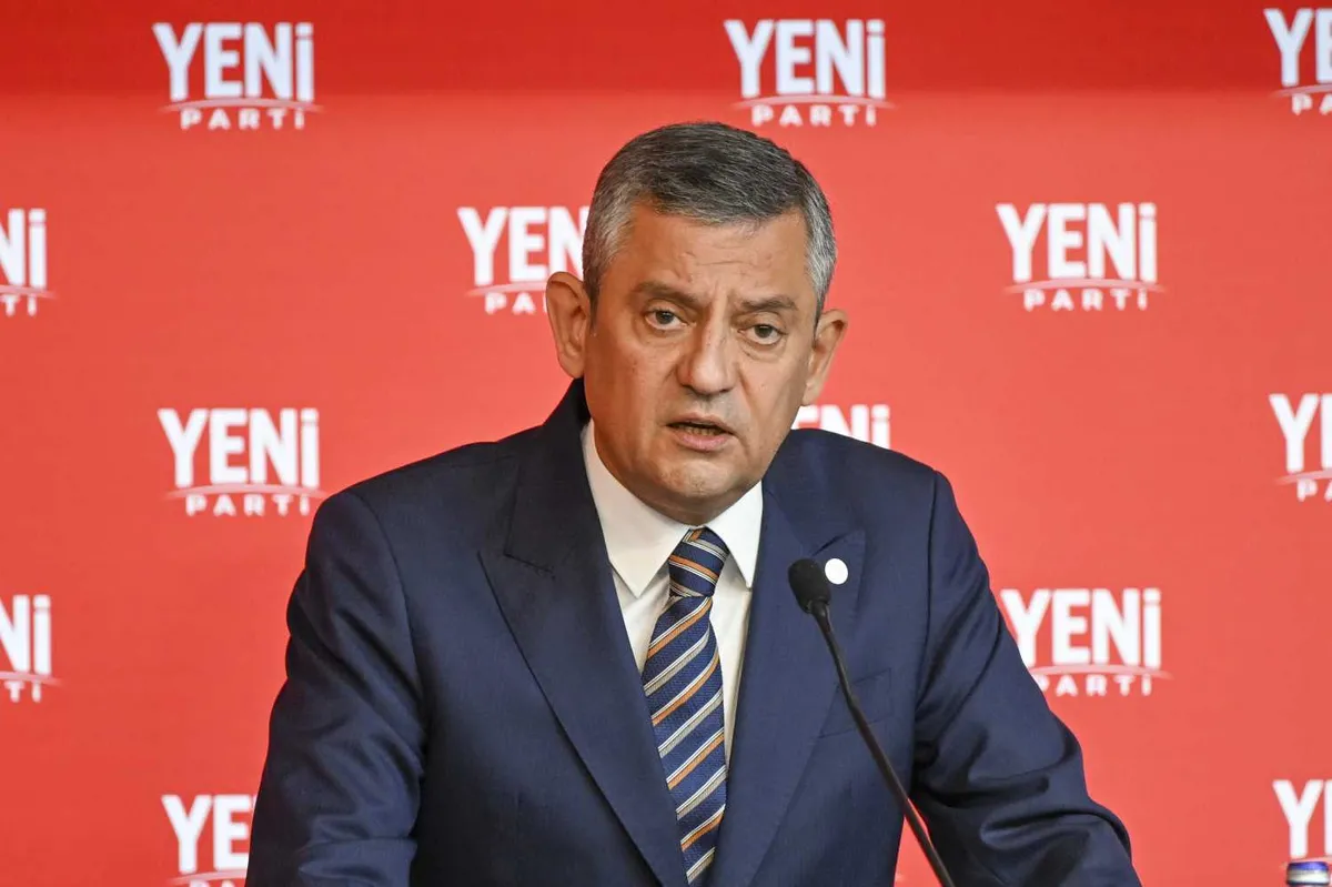 chp-ile-yeni-parti-arasinda-izmir-kavgasi-1791360318764.png Muhalefette kılıçlar çekildi! CHP ile Yeni Parti arasında İzmir kavgası - 2