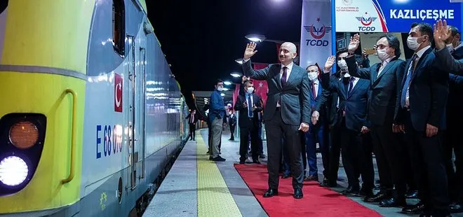 İlk yurtiçi yük treni Marmaray tünelinden geçti