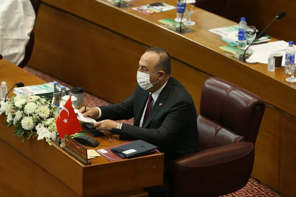 disisleri-bakani-mevlut-cavusoglu-ukraynadaki-savas-cifte-standardi-goz-onune-serdi-1647953753886.jpg Dışişleri Bakanı Mevlüt Çavuşoğlu: Ukrayna'daki savaş çifte standardı göz önüne serdi - 2