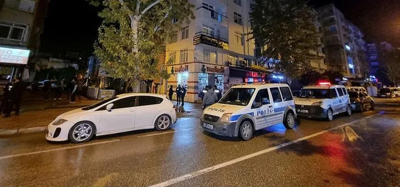 Kumar masasında kanlı kavga! Gözyaşlarına boğuldu